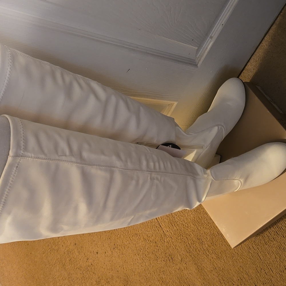 White Over The Knee Boots, Size 10W, Half Zipper And Drawstring Top